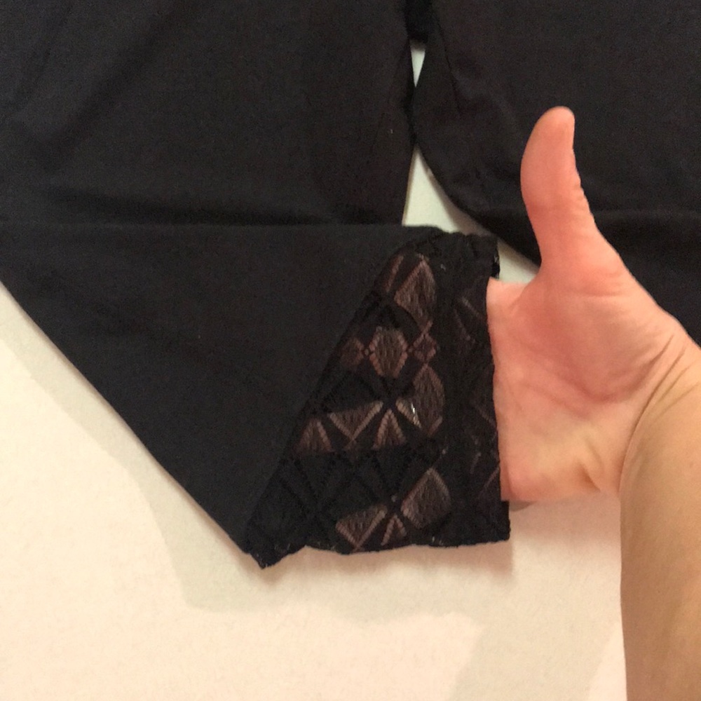 Black cropped yoga pants